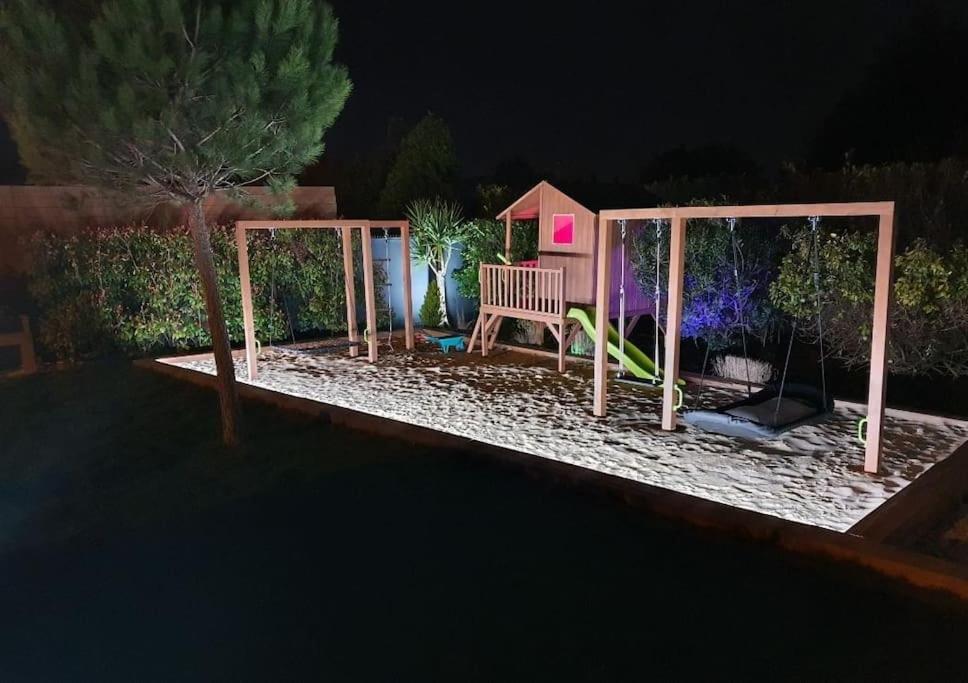 Maison De Vacances Contemporaine Avec Piscine Villa Vedène Екстериор снимка