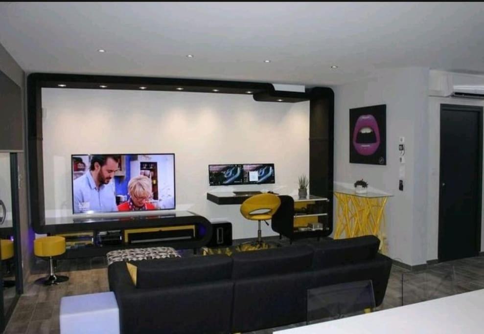 Maison De Vacances Contemporaine Avec Piscine Villa Vedène Екстериор снимка