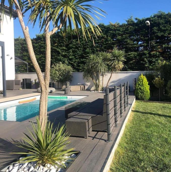 Maison De Vacances Contemporaine Avec Piscine Villa Vedène Екстериор снимка